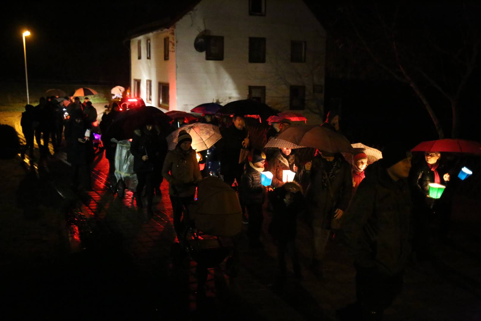 Martinsandacht mit Laternenumzug