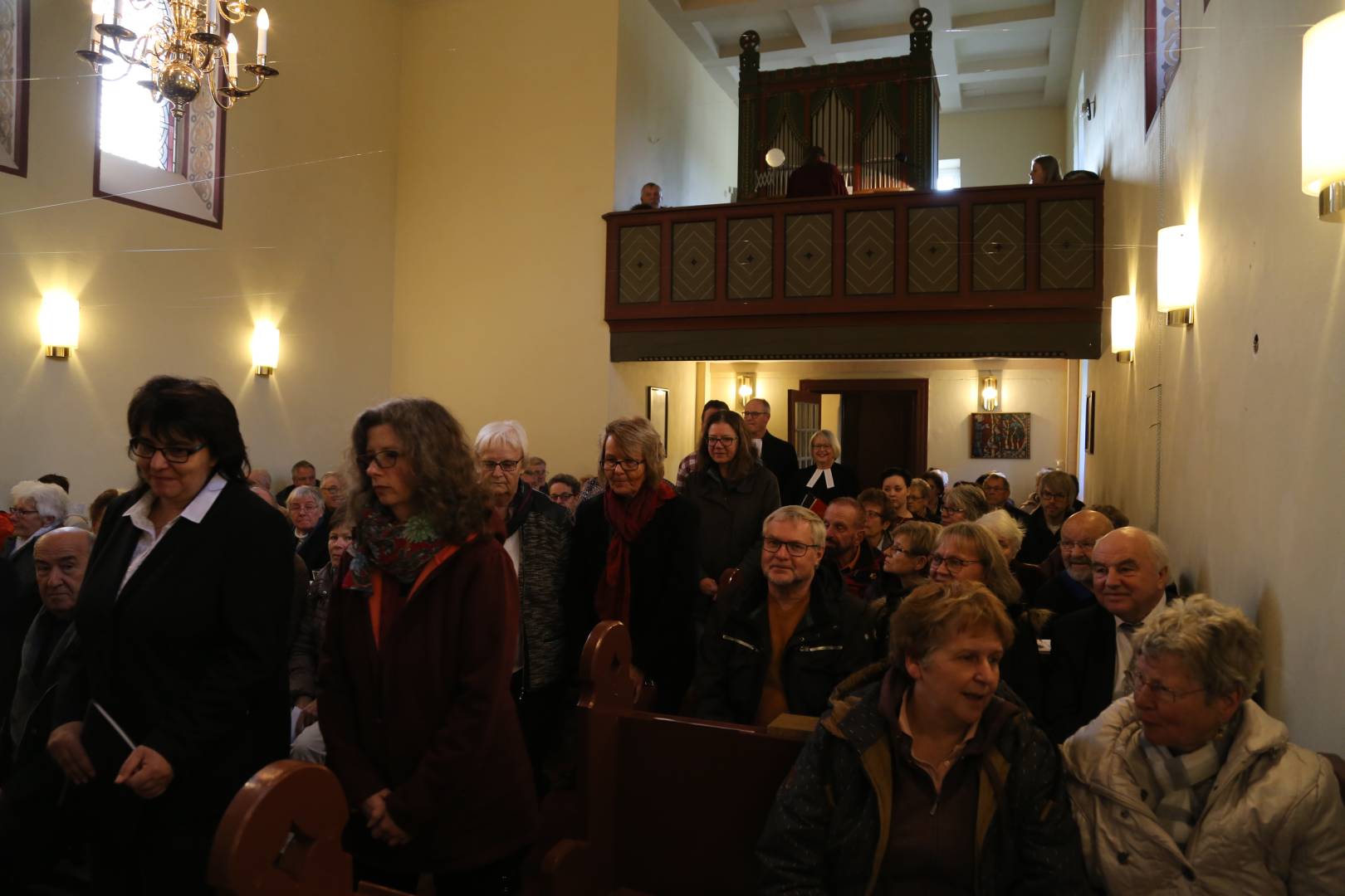 Weihe der St. Franziskuskirche nach der Renovierung durch Superintendentin Henking