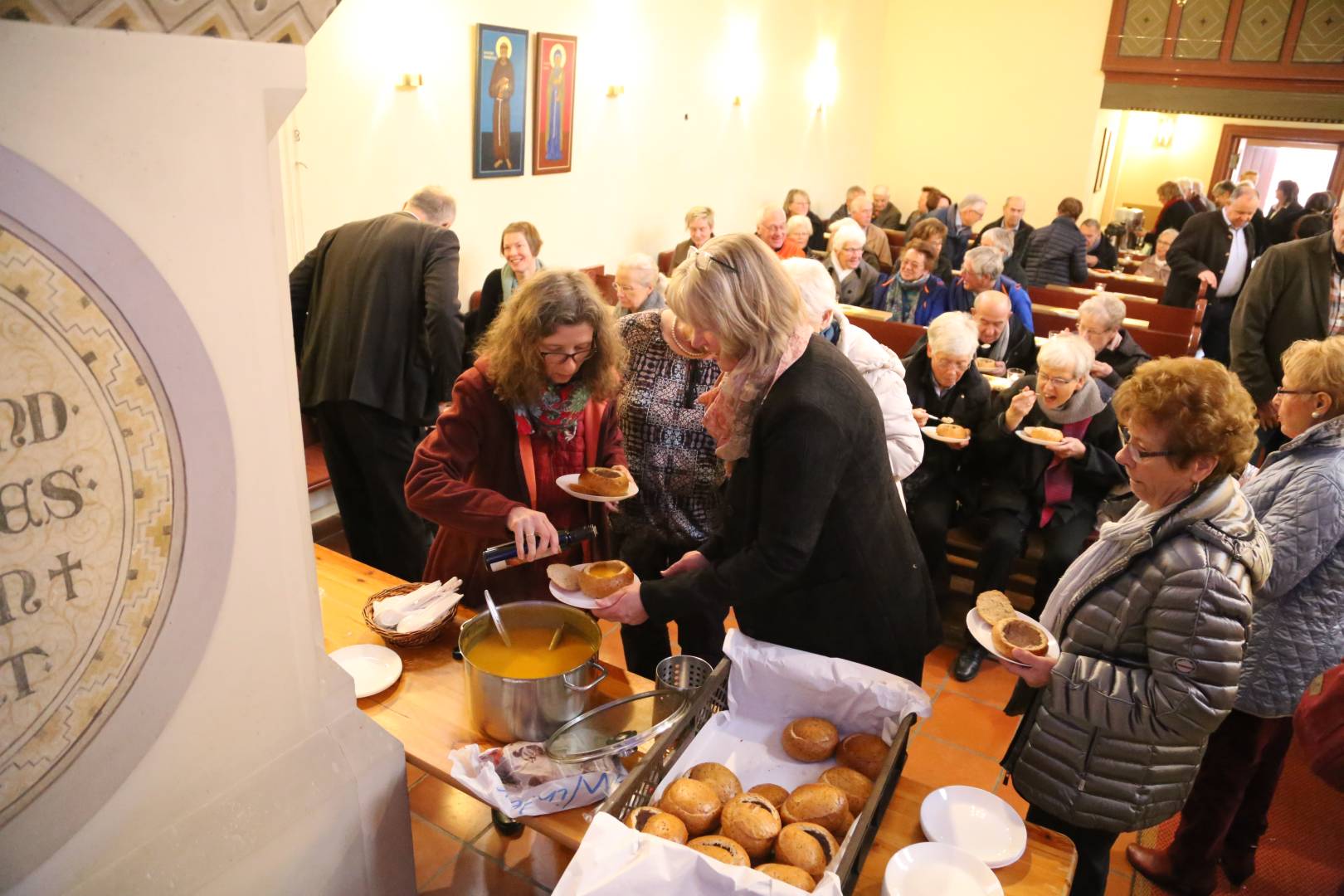 Weihe der St. Franziskuskirche nach der Renovierung durch Superintendentin Henking