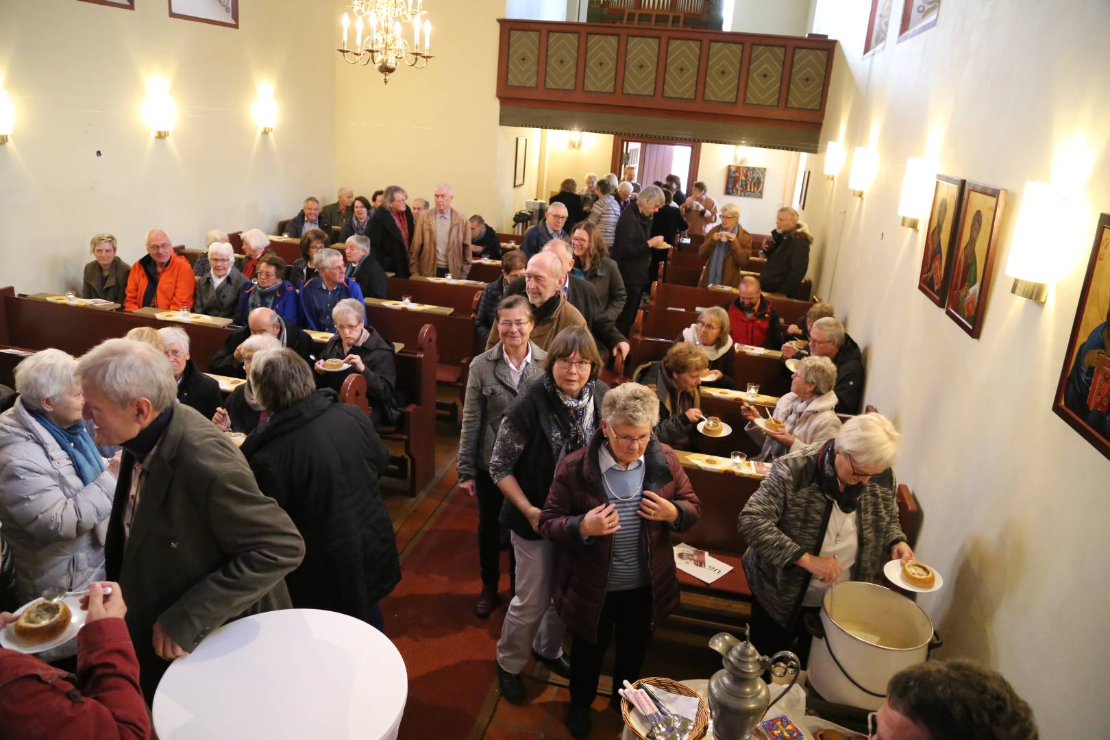 Weihe der St. Franziskuskirche nach der Renovierung durch Superintendentin Henking