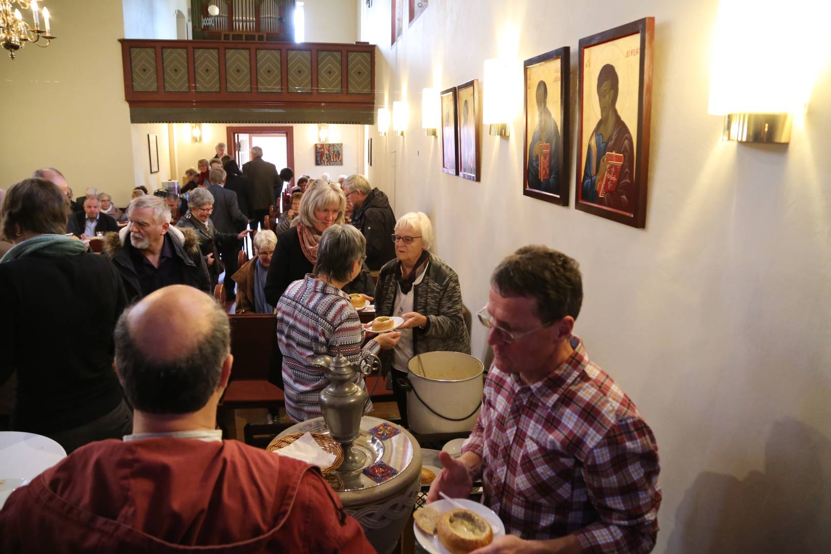 Weihe der St. Franziskuskirche nach der Renovierung durch Superintendentin Henking