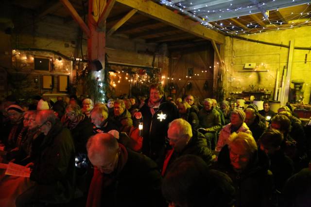 Scheunengottesdienst in Coppengrave - 16. Türchen geöffnet