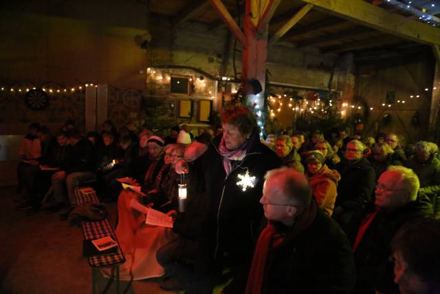 Scheunengottesdienst in Coppengrave - 16. Türchen geöffnet