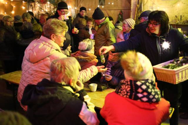 Scheunengottesdienst in Coppengrave - 16. Türchen geöffnet