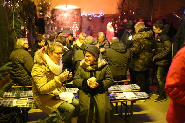 Scheunengottesdienst in Coppengrave - 16. Türchen geöffnet