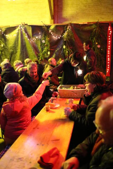 Scheunengottesdienst in Coppengrave - 16. Türchen geöffnet