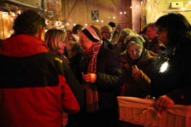 Scheunengottesdienst in Coppengrave - 16. Türchen geöffnet