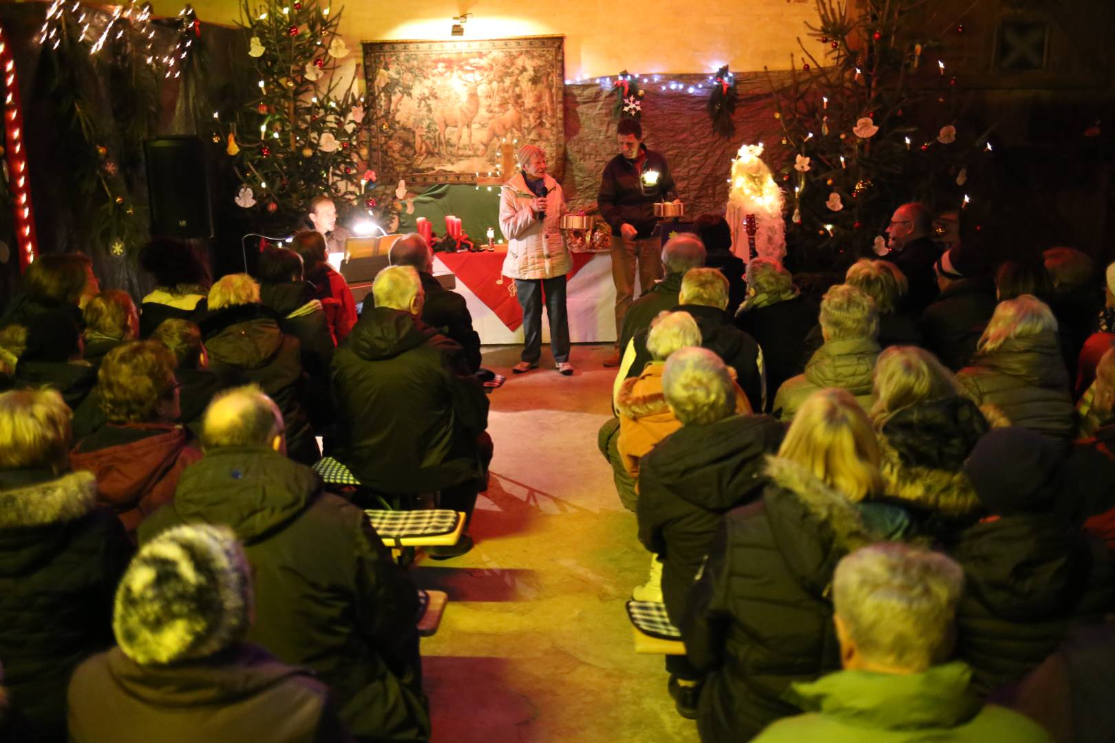 Scheunengottesdienst in Coppengrave - 16. Türchen geöffnet