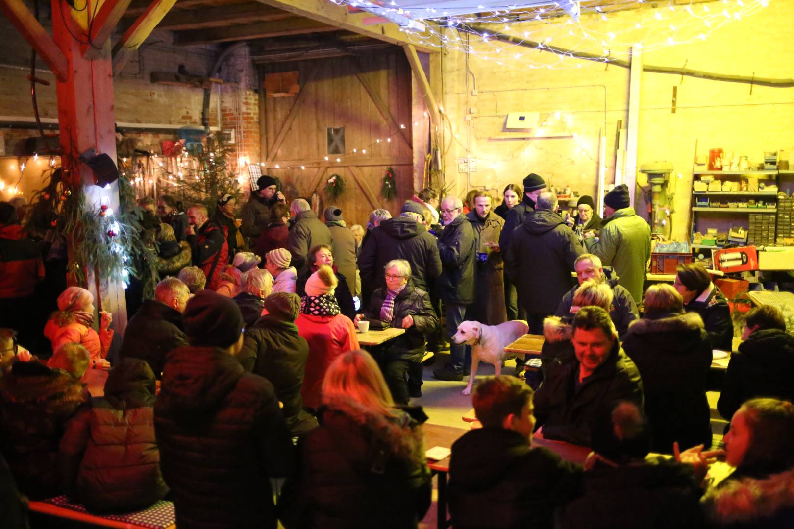 Scheunengottesdienst in Coppengrave - 16. Türchen geöffnet