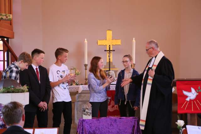 Abendmahlsgottesdienst der Konfirmanden in Weenzen