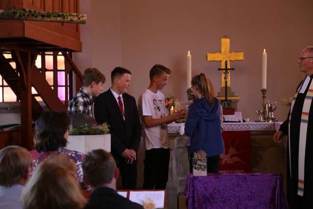 Abendmahlsgottesdienst der Konfirmanden in Weenzen