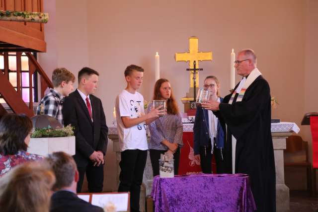 Abendmahlsgottesdienst der Konfirmanden in Weenzen