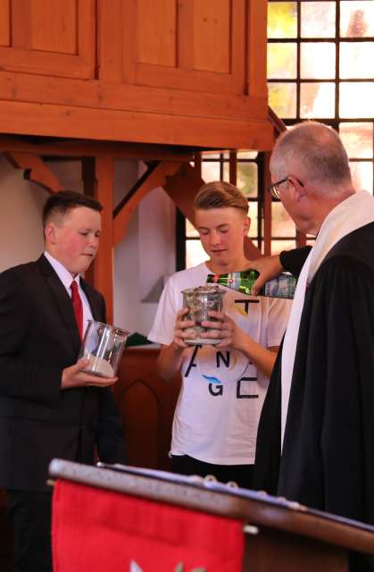 Abendmahlsgottesdienst der Konfirmanden in Weenzen