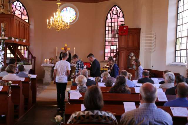 Abendmahlsgottesdienst der Konfirmanden in Weenzen