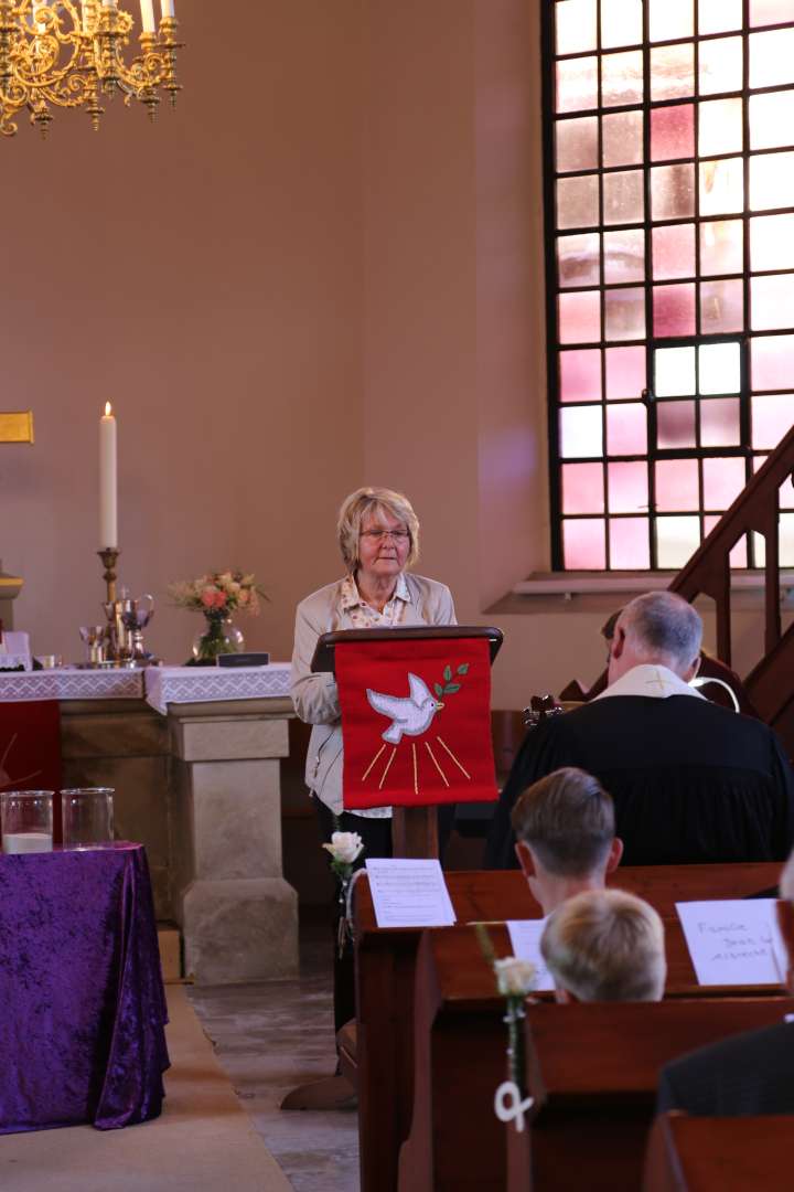 Abendmahlsgottesdienst der Konfirmanden in Weenzen