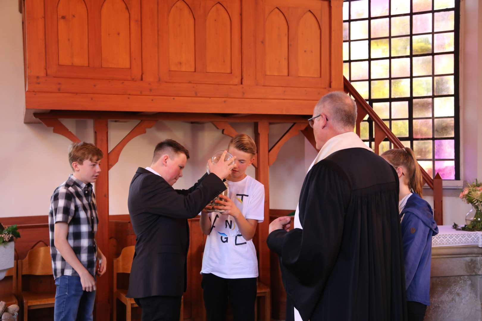 Abendmahlsgottesdienst der Konfirmanden in Weenzen