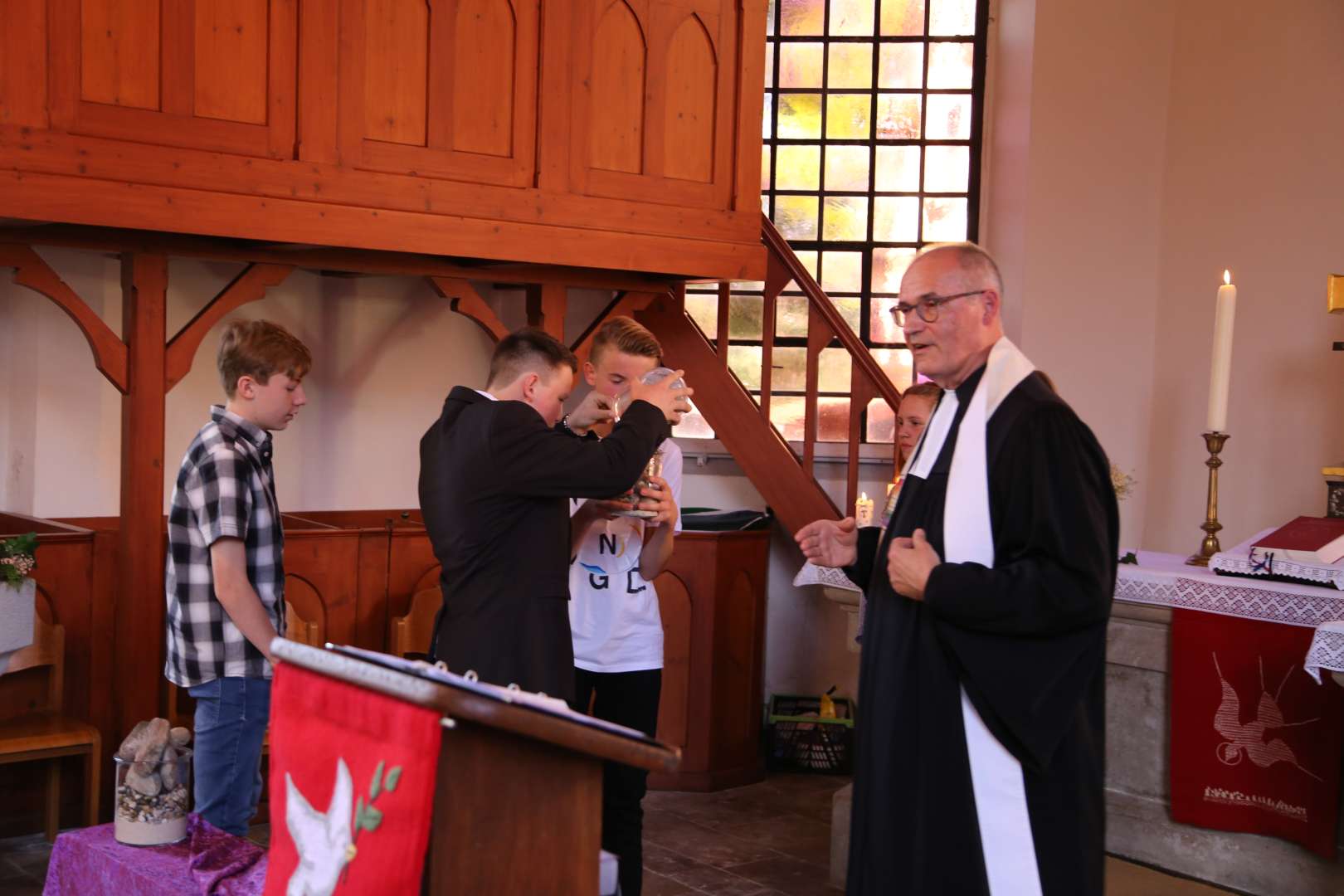 Abendmahlsgottesdienst der Konfirmanden in Weenzen