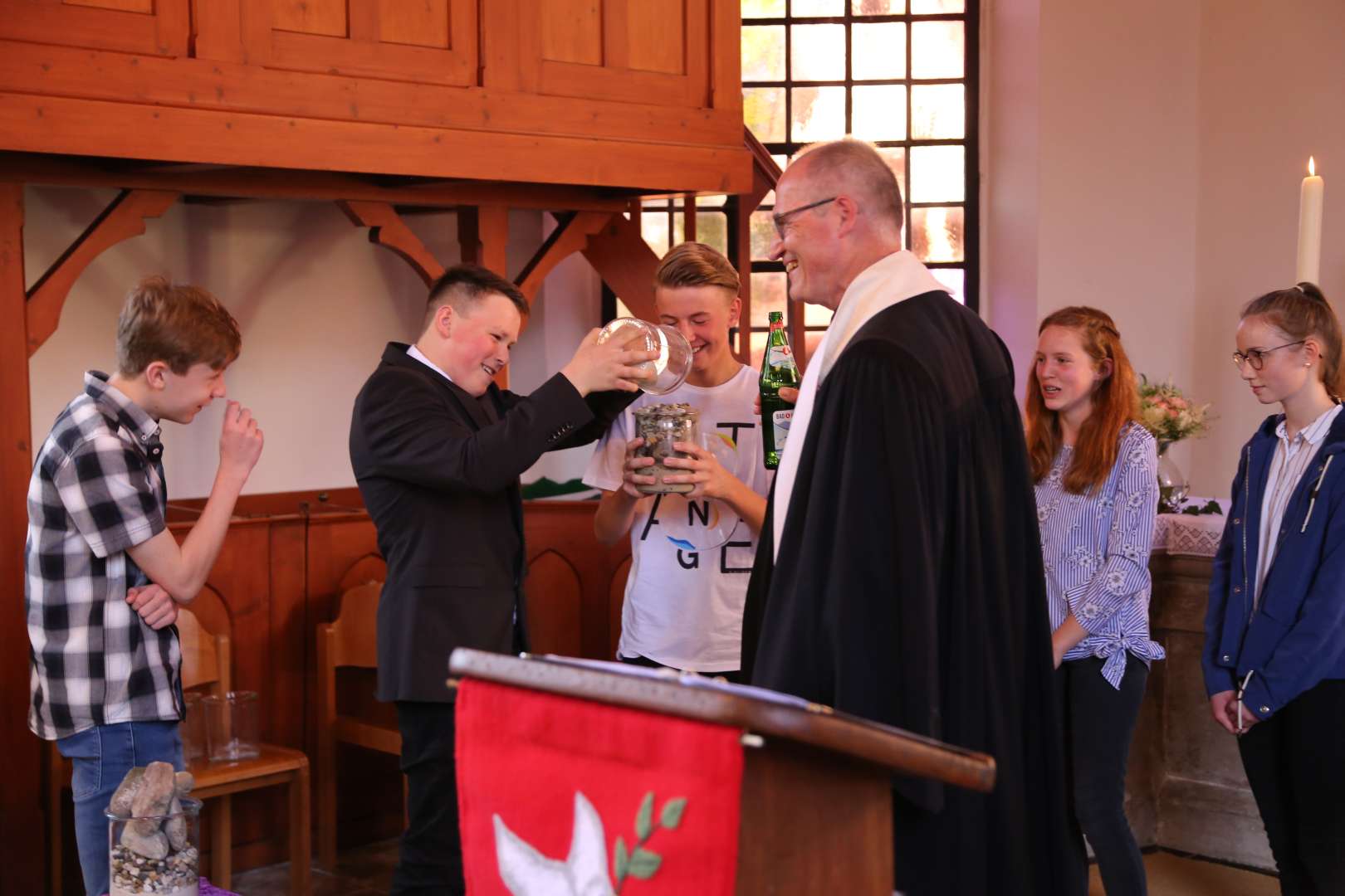 Abendmahlsgottesdienst der Konfirmanden in Weenzen