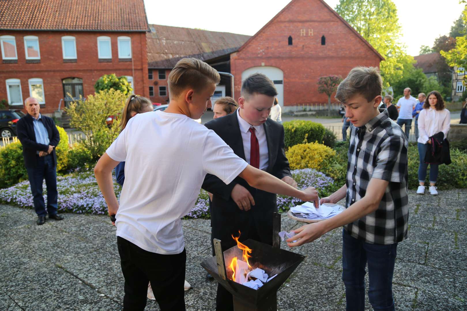 Abendmahlsgottesdienst der Konfirmanden in Weenzen