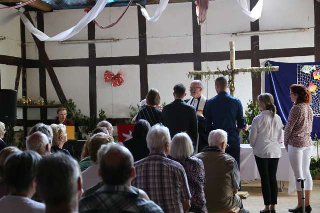 Ökumenischer Pfingstgottesdienst im Reitstall