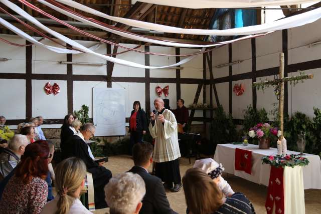 Ökumenischer Pfingstgottesdienst im Reitstall