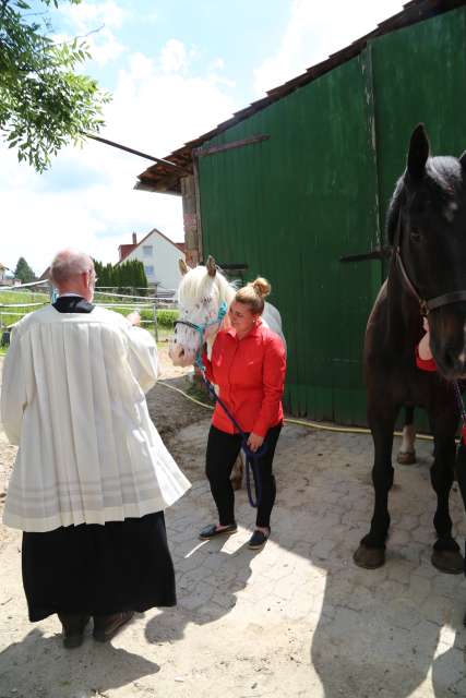 Ökumenischer Pfingstgottesdienst im Reitstall