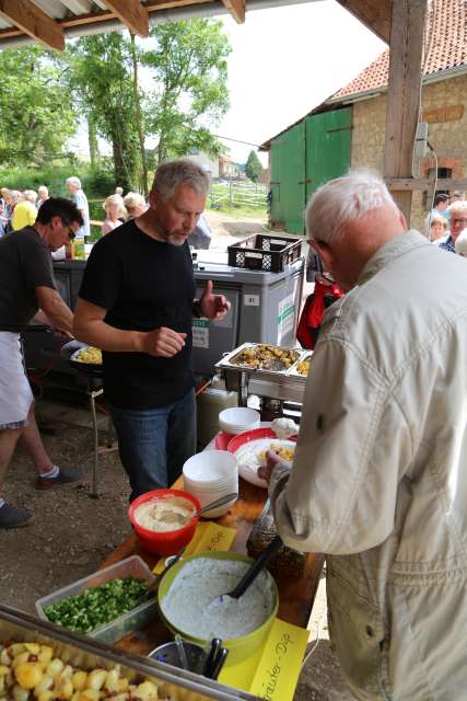 Ökumenischer Pfingstgottesdienst im Reitstall