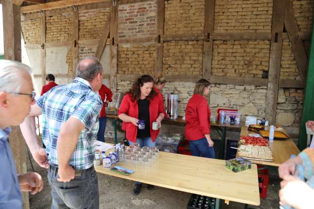 Ökumenischer Pfingstgottesdienst im Reitstall