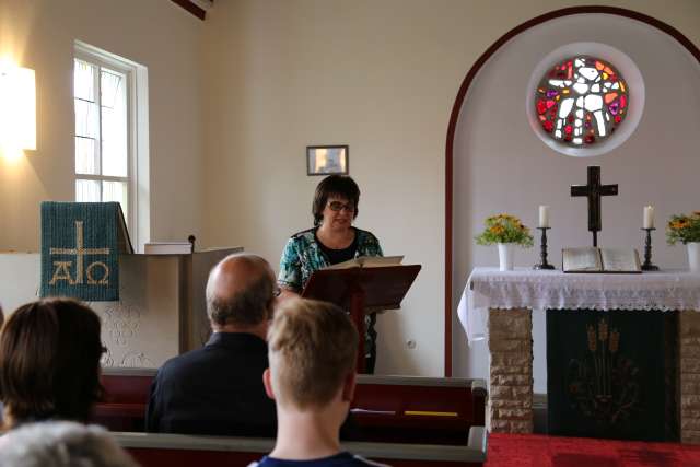 3, Sommerkirche unterwegs zu den Quellen in Fölziehausen