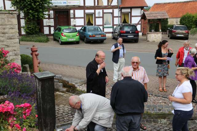 3, Sommerkirche unterwegs zu den Quellen in Fölziehausen