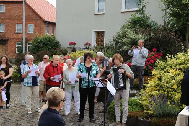 3, Sommerkirche unterwegs zu den Quellen in Fölziehausen