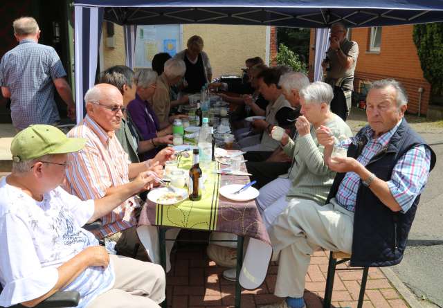 3, Sommerkirche unterwegs zu den Quellen in Fölziehausen