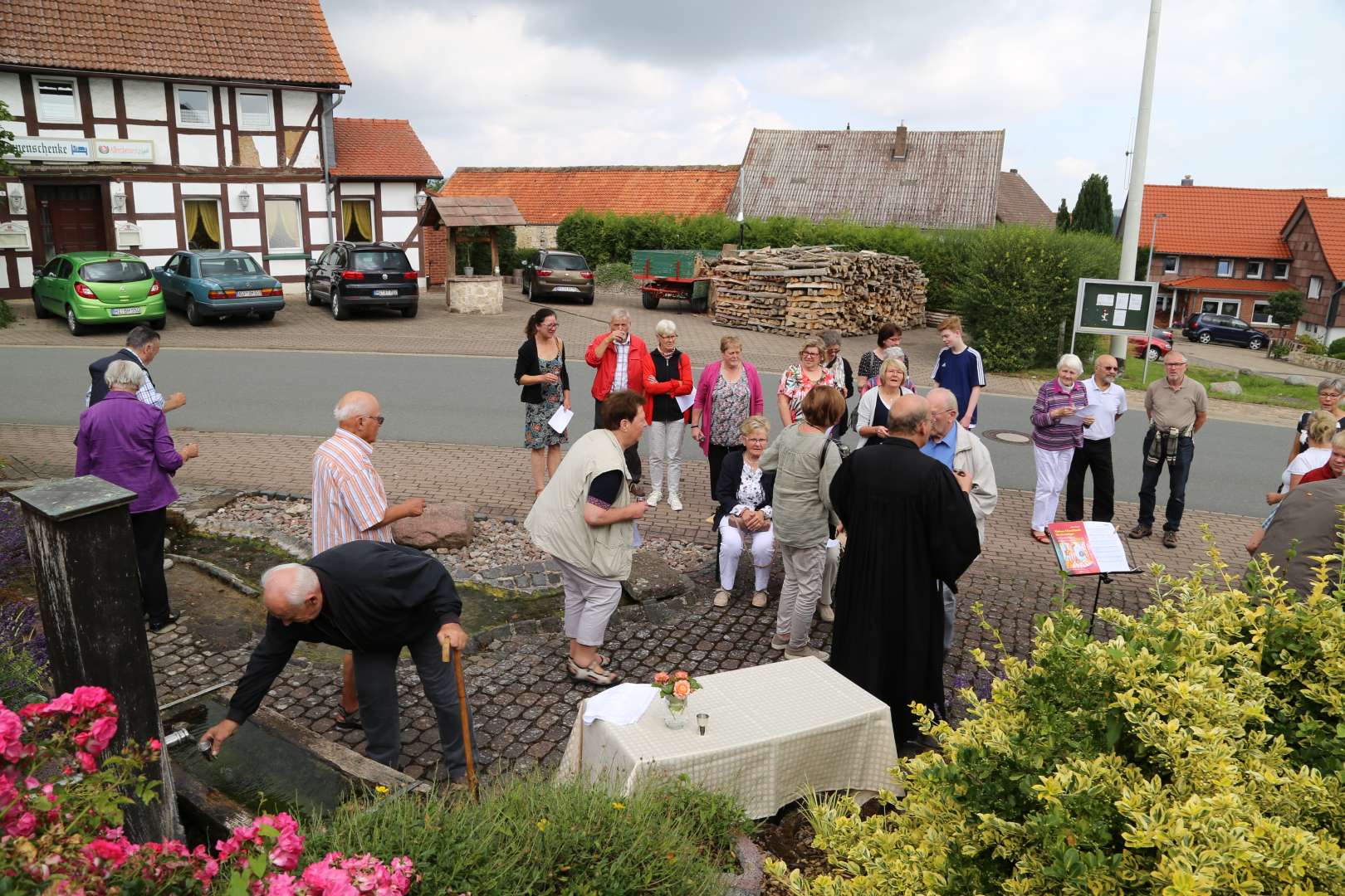 3, Sommerkirche unterwegs zu den Quellen in Fölziehausen