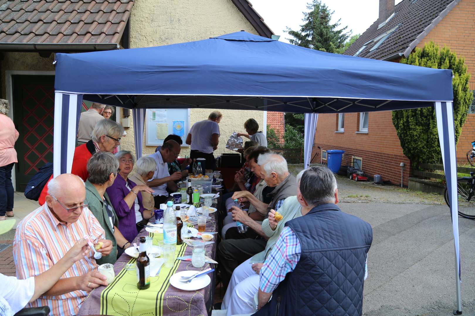 3, Sommerkirche unterwegs zu den Quellen in Fölziehausen