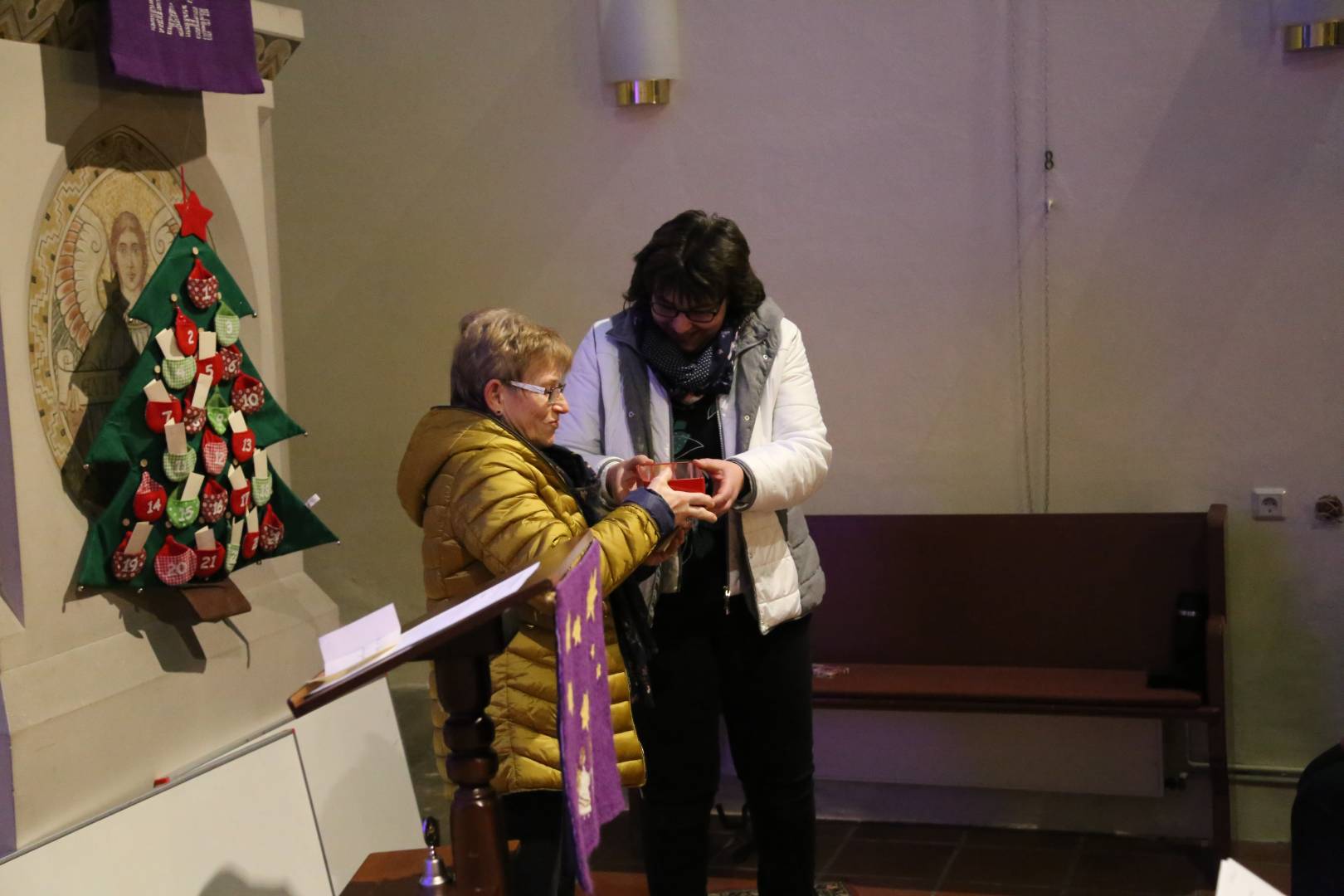 Lichtergottesdienst in der St. Franziskuskirche und Auftakt des "Lebendigen Adventskalenders"