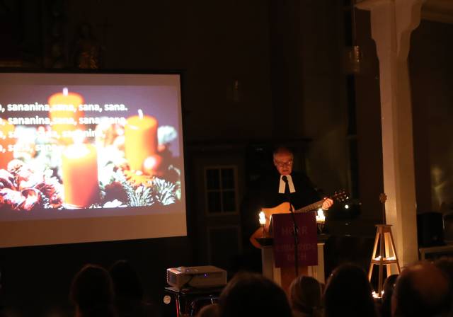 1. Türchen des "Lebendigen Adventskalenders" in der Katharinenkirche