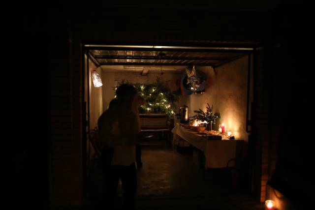 2. Türchen des "Lebendigen Adventskalenders" bei Familie Sawatzky/Heuer