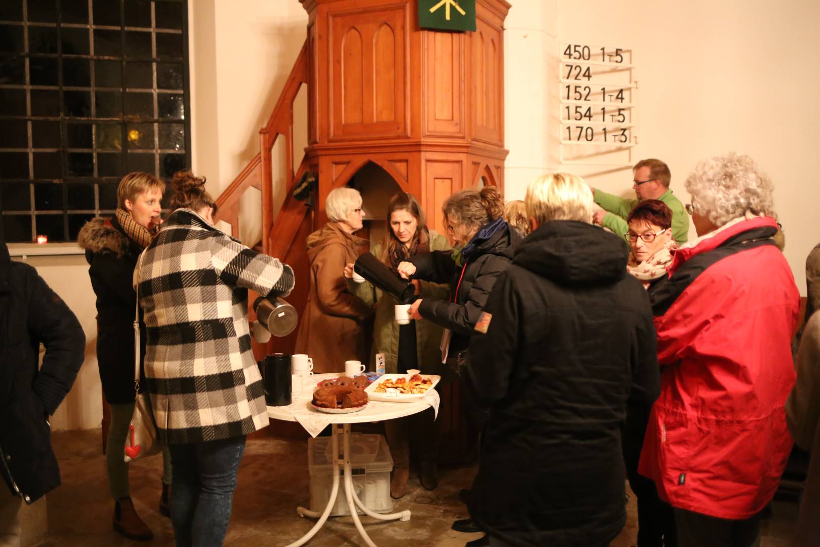 10. Türchen des "Lebendigen Adventskalenders" in der St. Maternuskapelle in Weenzen