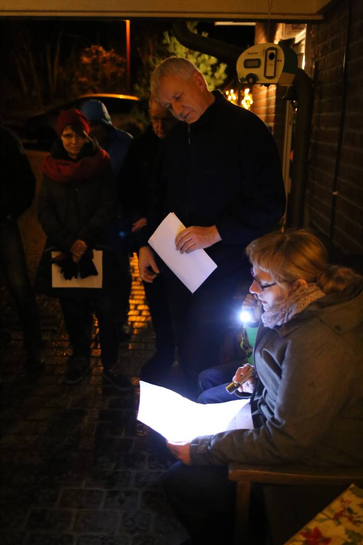 14. Türchen des "Lebendigen Adventskalenders" bei Familie Gieseke in Duingen