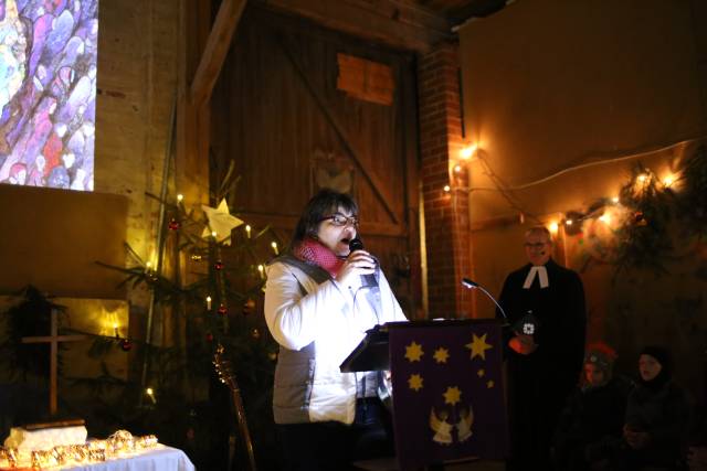 Scheunengottesdienst und 15. Türchen des "Lebendigen Adventskalenders"