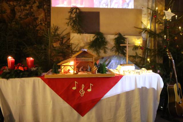 Scheunengottesdienst und 15. Türchen des "Lebendigen Adventskalenders"