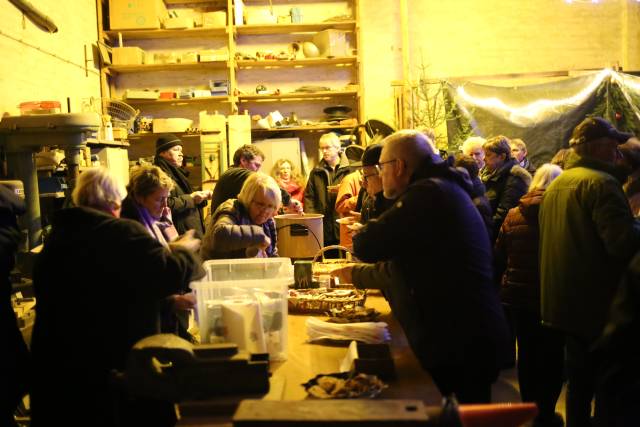 Scheunengottesdienst und 15. Türchen des "Lebendigen Adventskalenders"