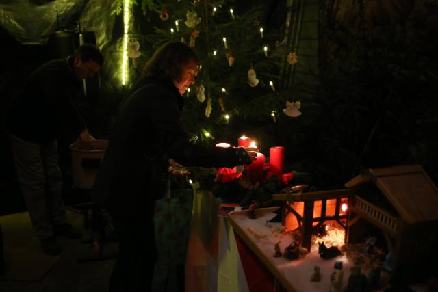 Scheunengottesdienst und 15. Türchen des "Lebendigen Adventskalenders"