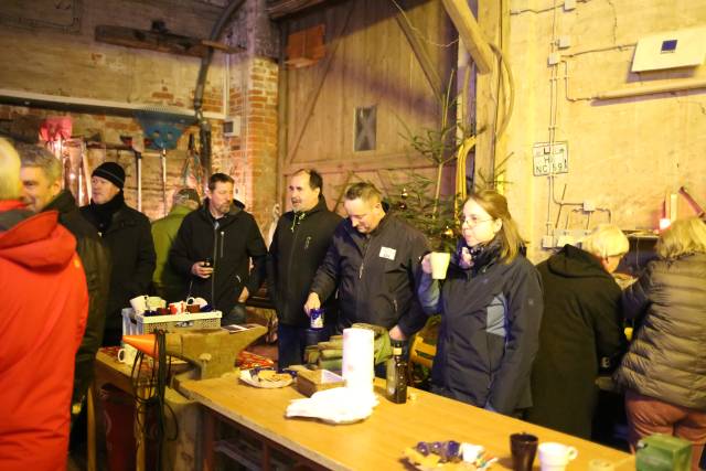 Scheunengottesdienst und 15. Türchen des "Lebendigen Adventskalenders"