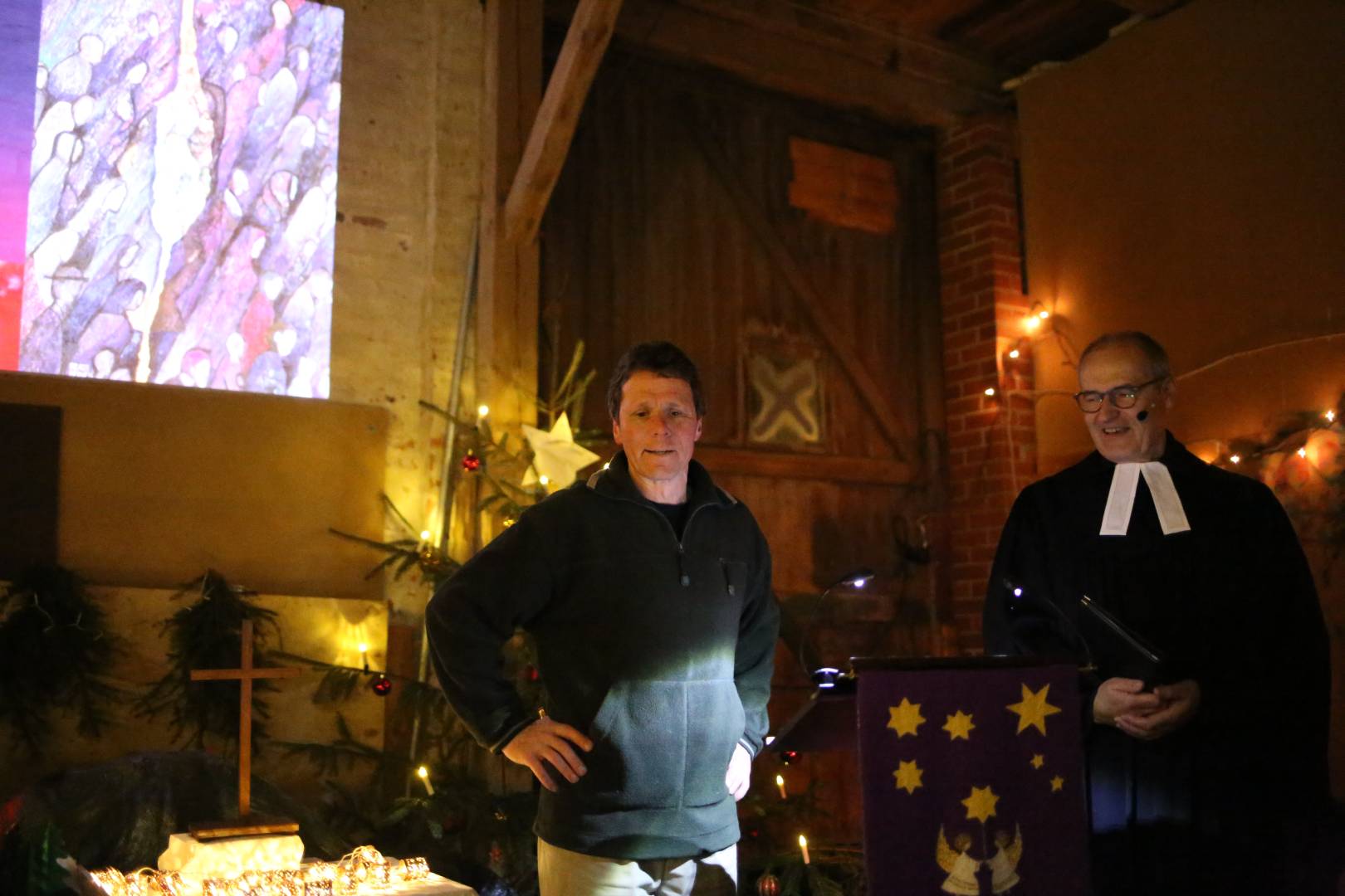 Scheunengottesdienst und 15. Türchen des "Lebendigen Adventskalenders"