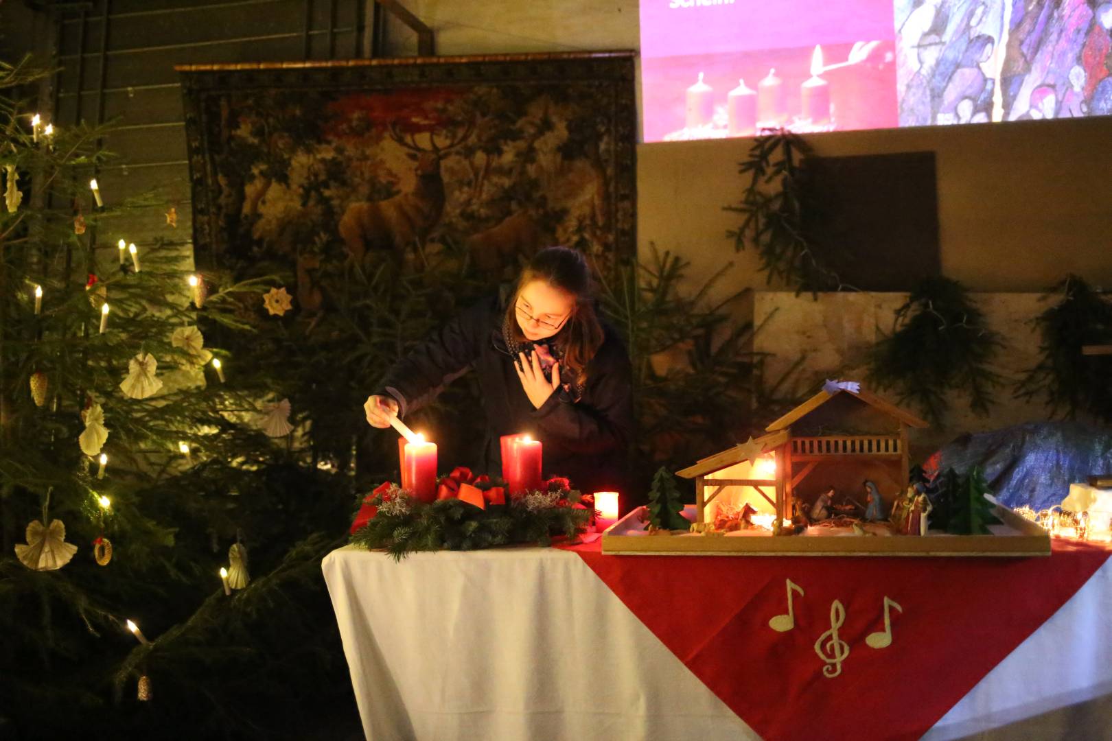 Scheunengottesdienst und 15. Türchen des "Lebendigen Adventskalenders"