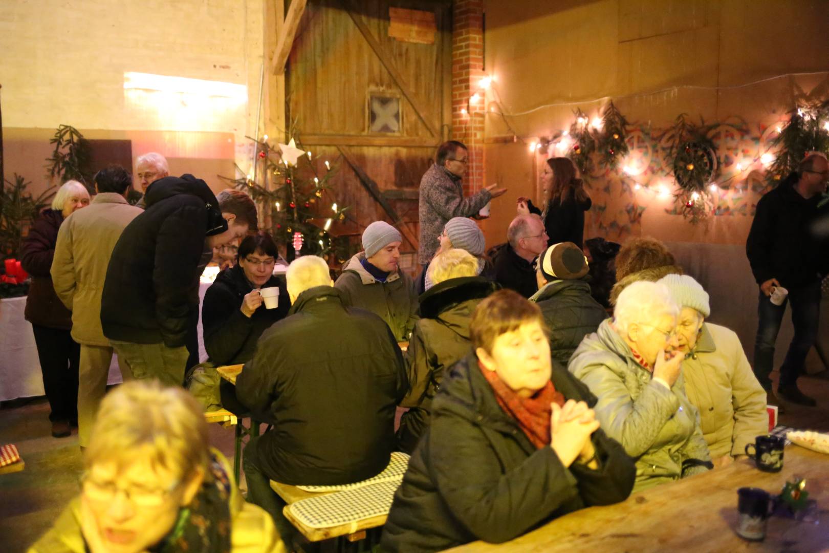 Scheunengottesdienst und 15. Türchen des "Lebendigen Adventskalenders"