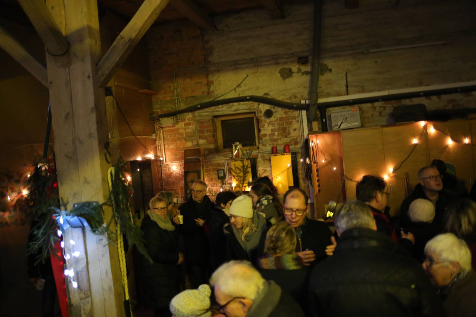 Scheunengottesdienst und 15. Türchen des "Lebendigen Adventskalenders"