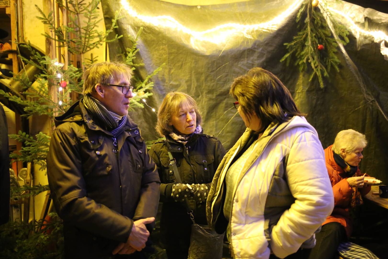 Scheunengottesdienst und 15. Türchen des "Lebendigen Adventskalenders"