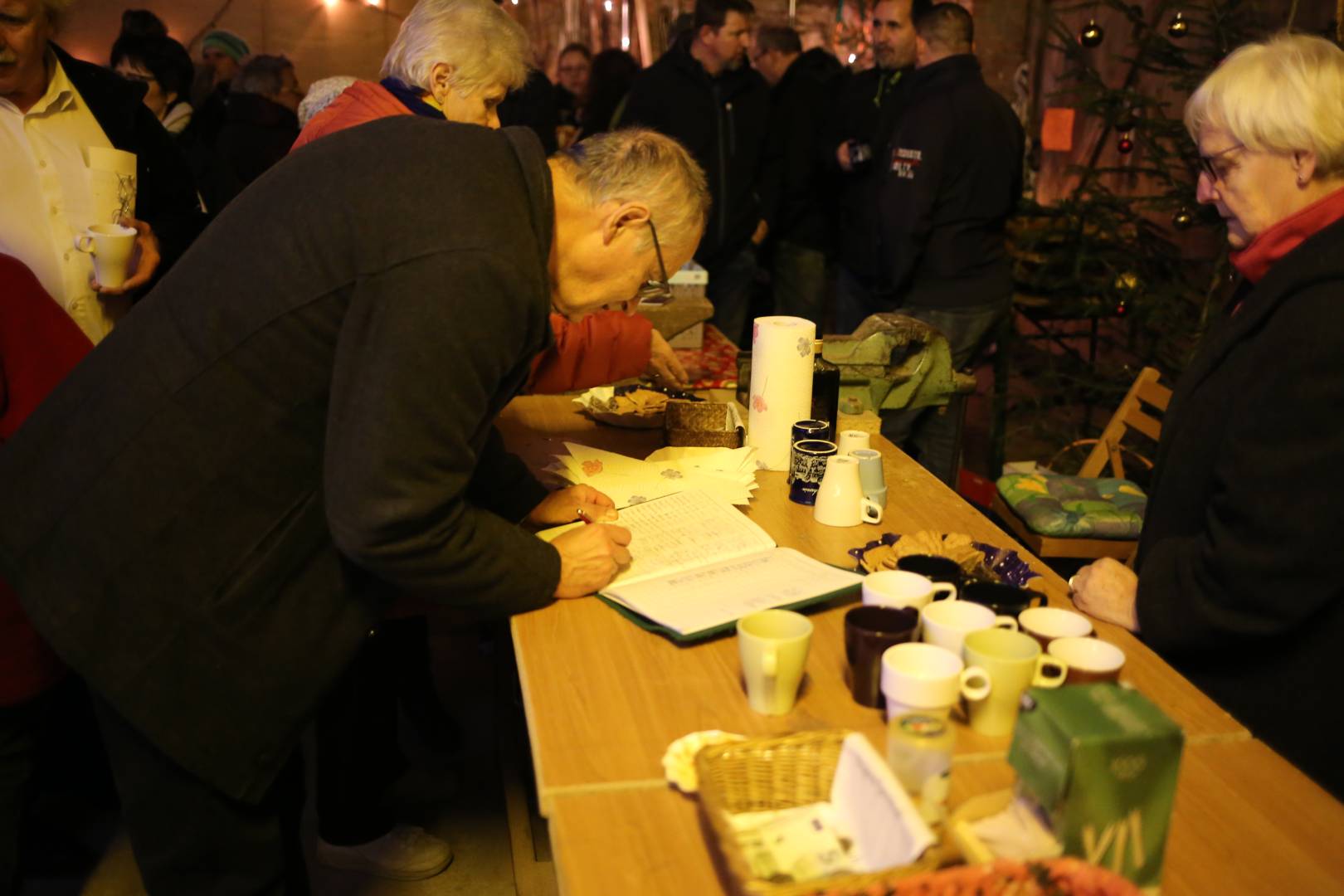 Scheunengottesdienst und 15. Türchen des "Lebendigen Adventskalenders"